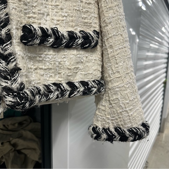 Chanel White Tweed Zip-Up Jacket 36 - Picture 3 of 16